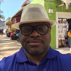 Meet your Posher, Leroy